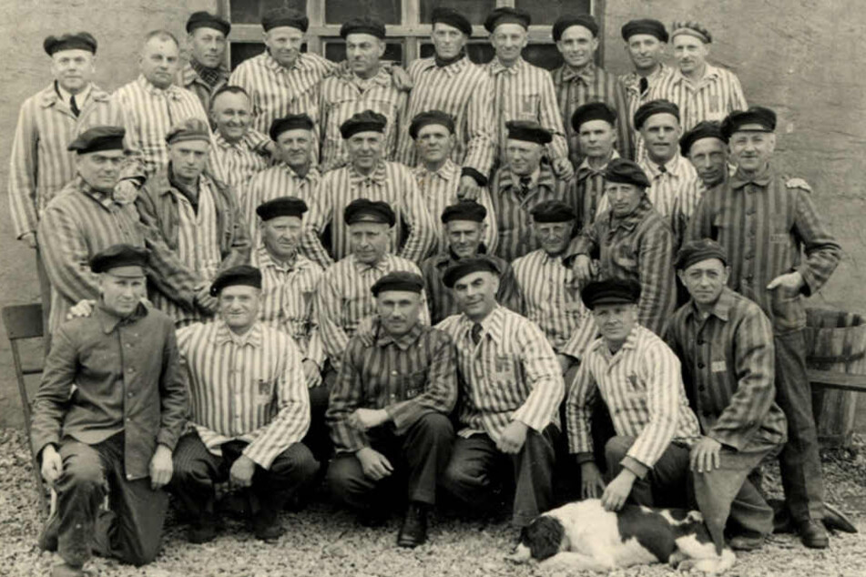 Mitglieder des Restkommandos April/Mai 1945 (Leihgabe der Wachtturm-Gesellschaft der Zeugen Jehovas, Selters Kreismuseum Wewelsburg, Inv. Nr. 16047)