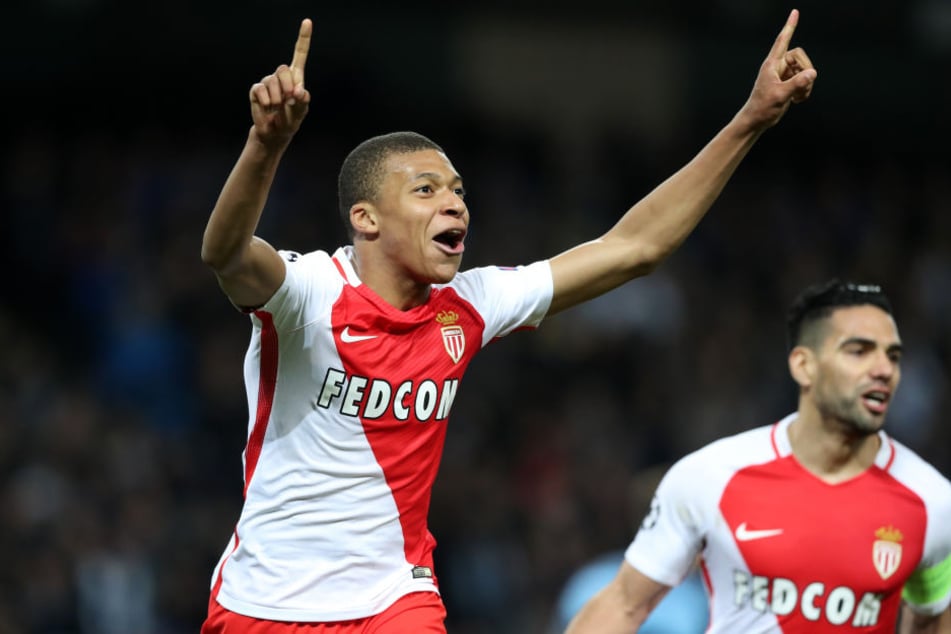Der AS Monaco um die Superstars Kylian Mbappé (l.) und Falcao (r.) ist der schwierigste Brocken für RB Leipzig.