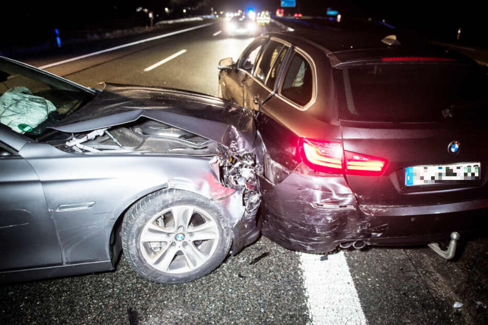 Die Polizei musste auf der A93 einen flüchtenden BMW-Fahrer seitlich rammen.