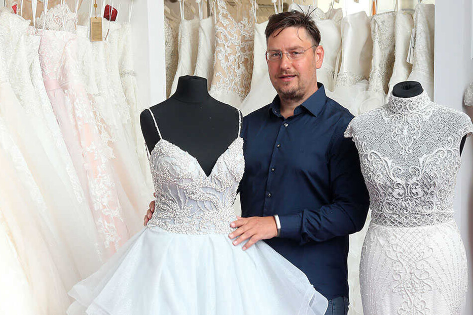 René Frank Georgi (43) konnte Miss Germany für die Chemnitzer Hochzeitsmesse gewinnen.