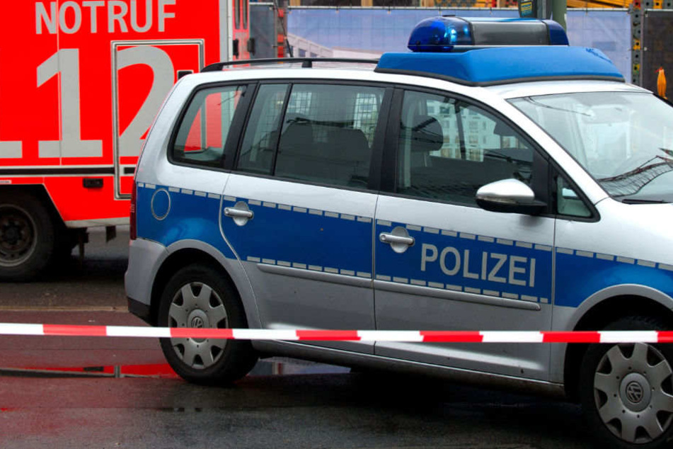 Die Ermittlungen der Polizei dauern an. (Symbolbild)
