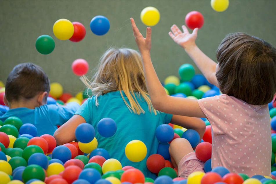 Die Weltgesundheitsorganisation (WHO) empfiehlt, dass sich auch kleine Kinder im Kampf gegen Übergewicht mindestens drei Stunden am Tag bewegen sollten.