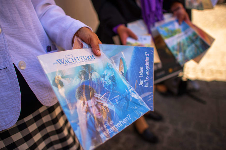 Der "Wachtturm" ist das eigene Magazin der umstrittenen Religionsgemeinschaft.