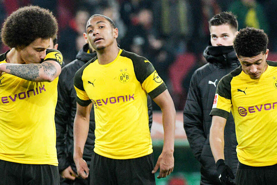 Betretene Minen nach der 1:2-Niederlage in Augsburg: Findet der BVB nicht bald wieder in die Spur, wird wohl wieder der FC Bayern München Deutscher Meister.
