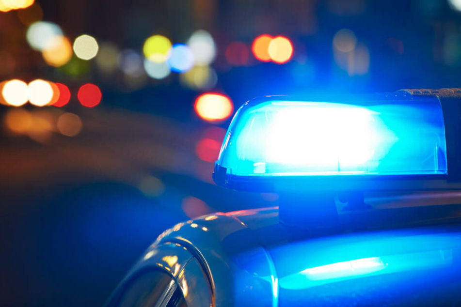 Eine Zeugin hatte die Polizei alarmiert, weil der KIA-Fahrer in Schlangenlinien und über rote Ampeln fuhr (Symbolbild).