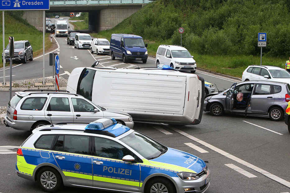 Es bildete sich Stau in alle Richtungen.