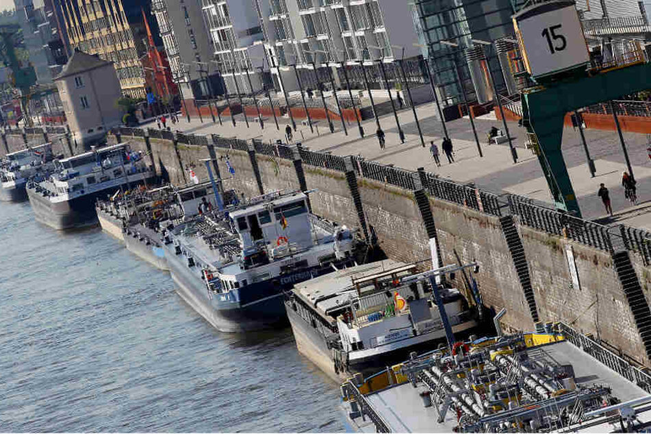 Die Binnenschiffer wollen, dass die Stadt für neue Anlegestellen am Hafen sorgt.