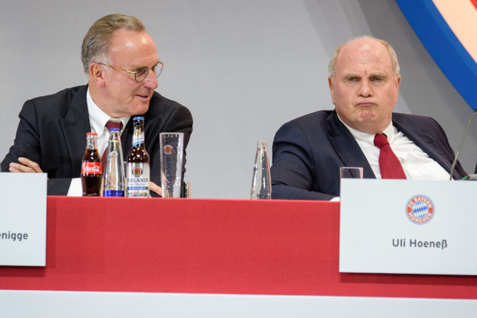 Karl-Heinz Rummenigge und Uli Hoeneß bei der Jahreshauptversammlung des Klubs.