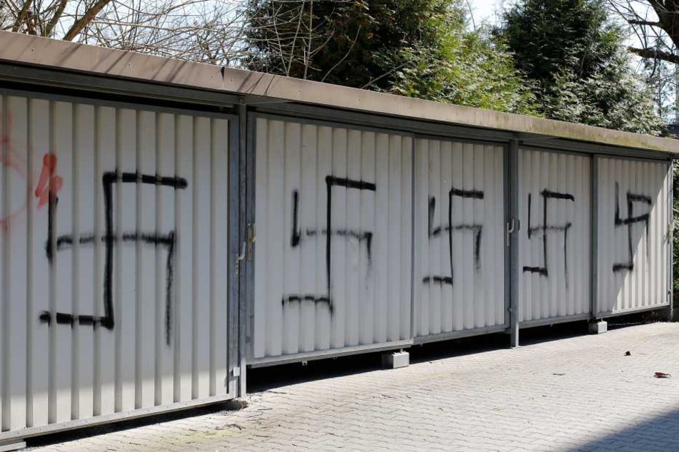 Im April hatten Unbekannte Hakenkreuze im Bereich der Heinrich-Lorenz-Straße geschmiert. (Archivbild)