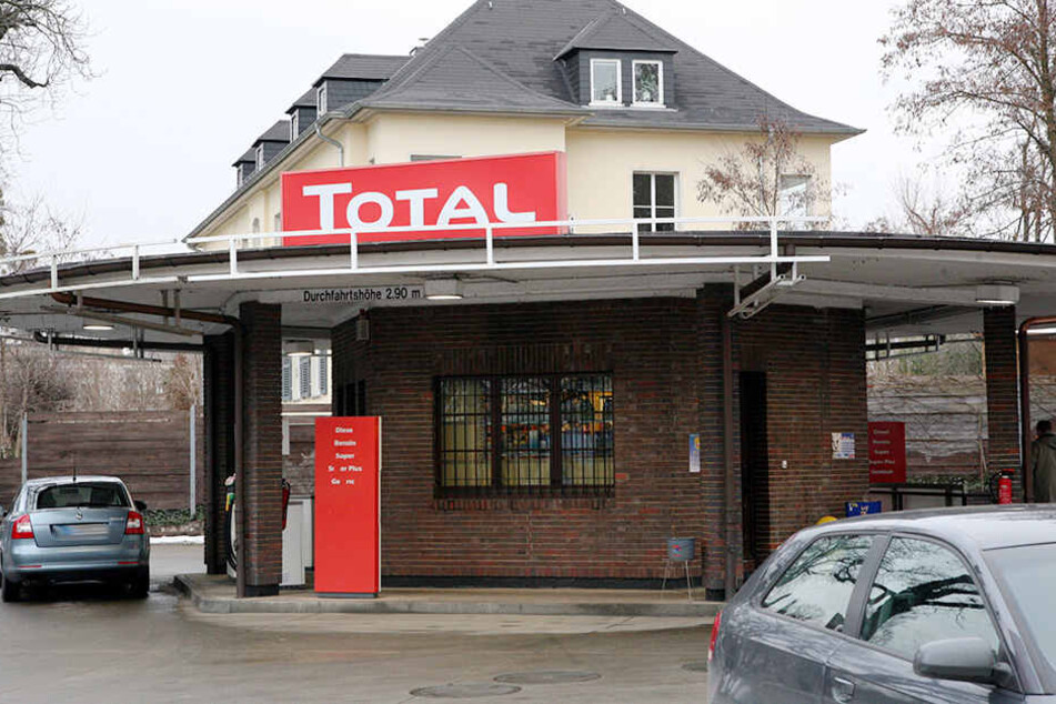 Am Donnerstagabend haben zwei Unbekannte eine Tankstelle an der Bautzner Straße überfallen.(Archivbild)