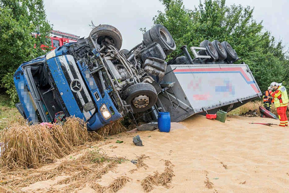 Am Lkw entstand laut Polizei Totalschaden.