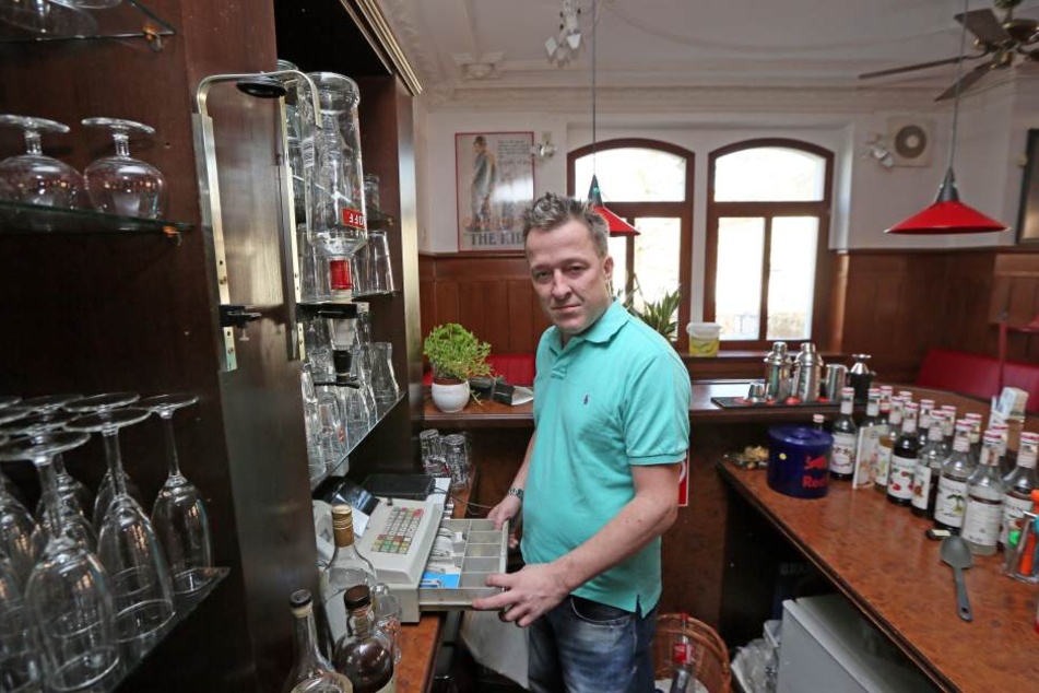 Die Diebe knackten die Kasse auf und nahmen 1500 Euro mit.