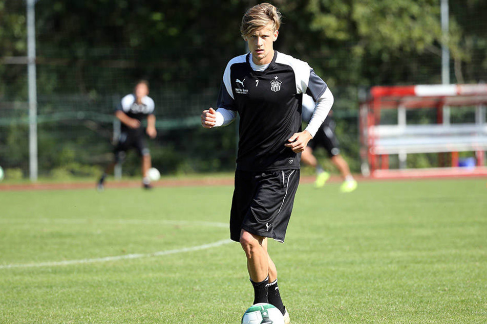 Der FSV verpflichtet den 25-jährigen Baxter Bahn.