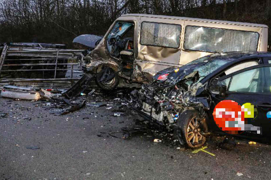 Bei einem schrecklichen Unfall auf der A3 ist ein Mensch ums Leben gekommen.