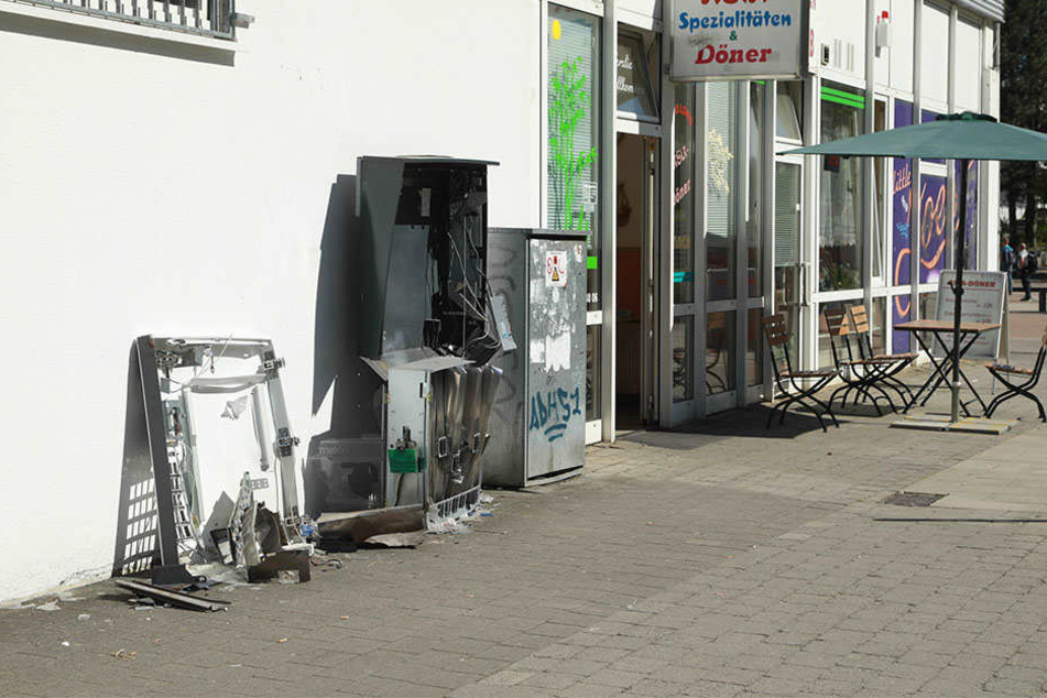 Wer hat einen Zigarettenautomat aufgesprengt?