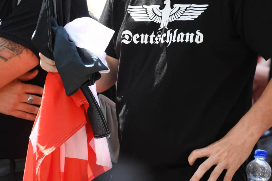 Der Staatsschutz hat die Ermittlung gegen die mutmaßlichen Neonazis aufgenommen (Symbolbild).