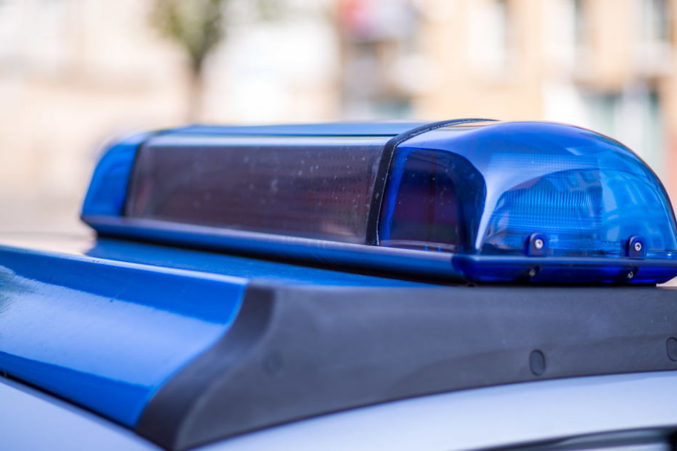 Nach der Unfallflucht sucht die Polizei Zeugen. (Symbolbild)