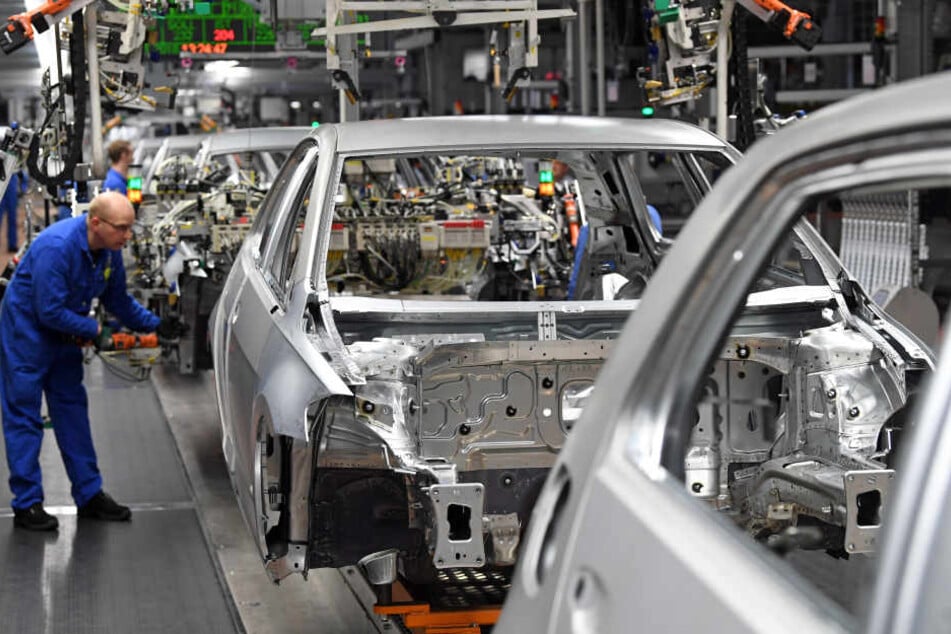 Im VW-Werk Zwickau ruht derzeit eine Fertigungslinie bei der Golf-Produktion. (Archivbild)
