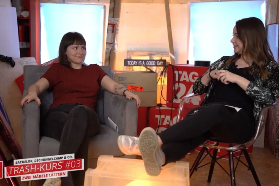 Tessa (li.) und Lena lästern über den TV-Trash der Woche.