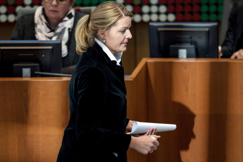 Jetzt muss sich Christina Schulze Föcking (41) vor einem Untersuchungsausschuss verantworten.