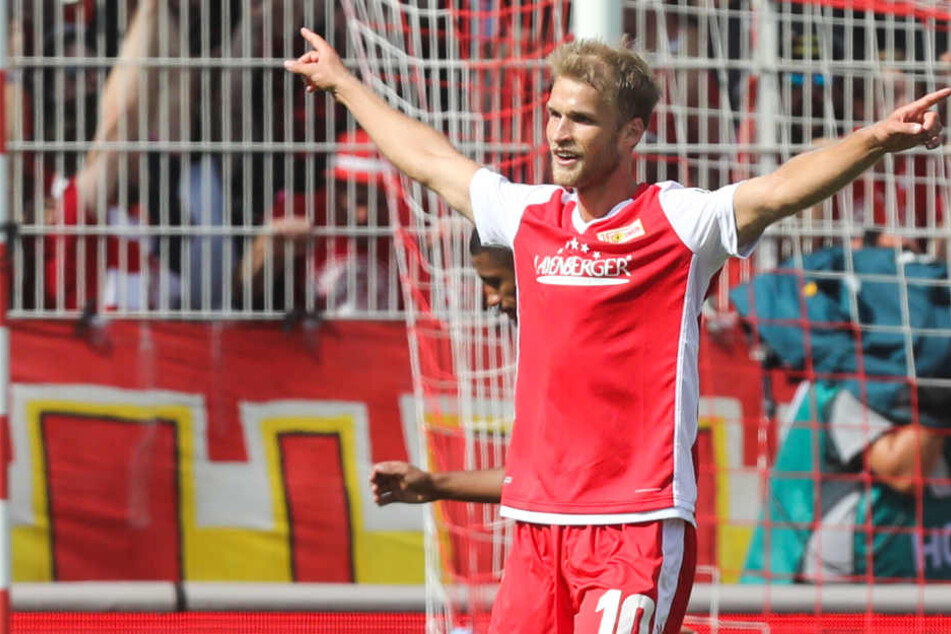 Unions Andersson bejubelt seinen Treffer zum 4:1 gegen St. Pauli.