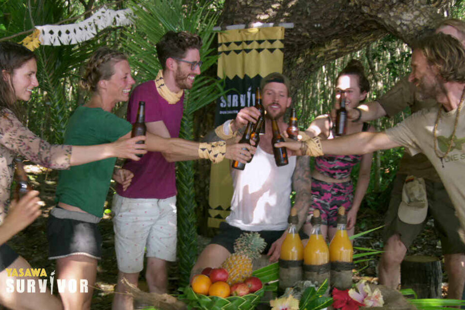 Zieht's Euch rein! Im neuen Camp Yasawa wird ausgiebig geschlemmt und gefeiert.