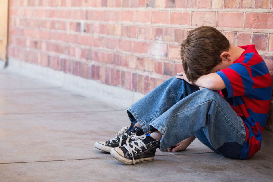 Seit 2015 soll die 47-Jährige ihren Sohn im Internet angeboten haben. (Symbolbild)