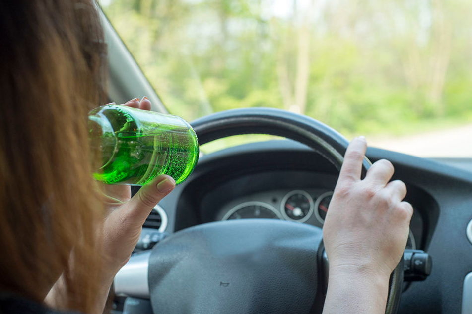 Mit viel zu viel Alkohol war die 80-Jährige unterwegs. (Symbolbild)