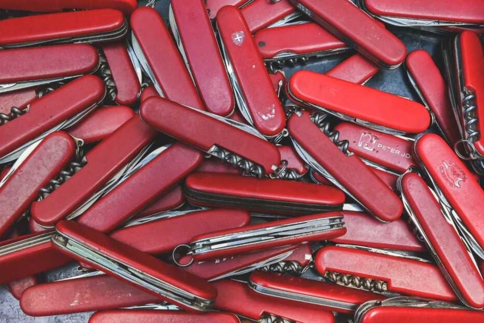 Mit einem Taschenmesser soll der Ehemann Dmitry Ivchenko den Penis abgeschnitten haben. (Symbolbild)