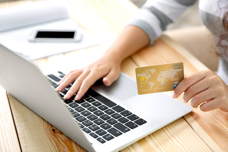 Beim Online-Shopping unterlief einer Frau ein verhängnisvoller Fauxpas.