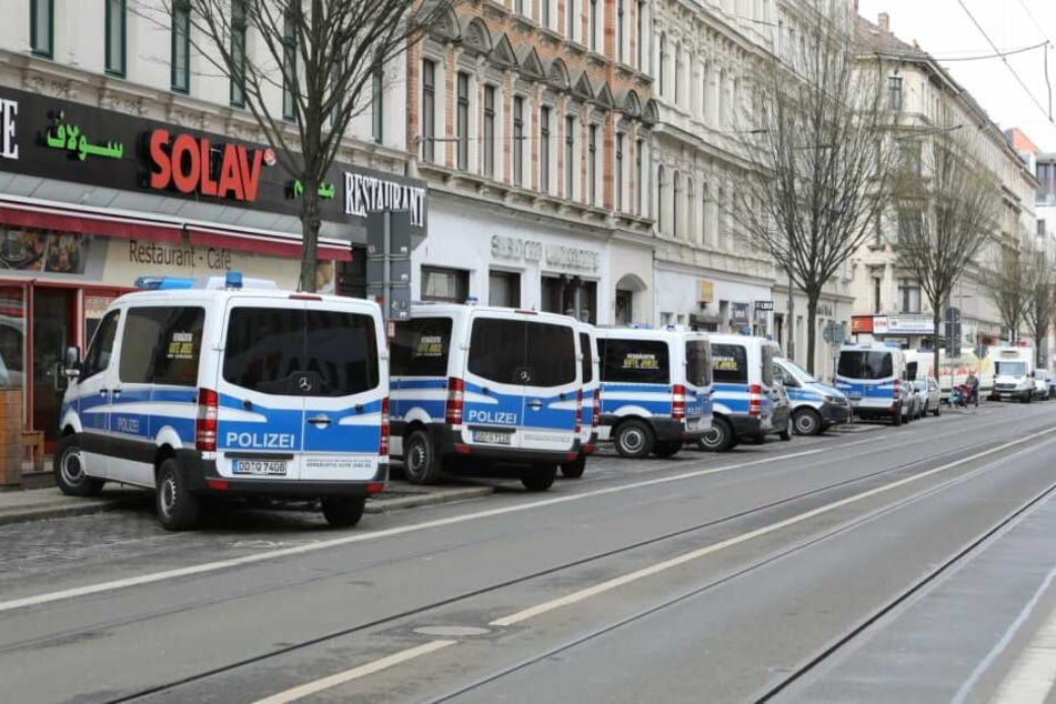 Am Dienstagmorgen kam es erneut zu einer Razzia auf der Eisenbahnstraße.