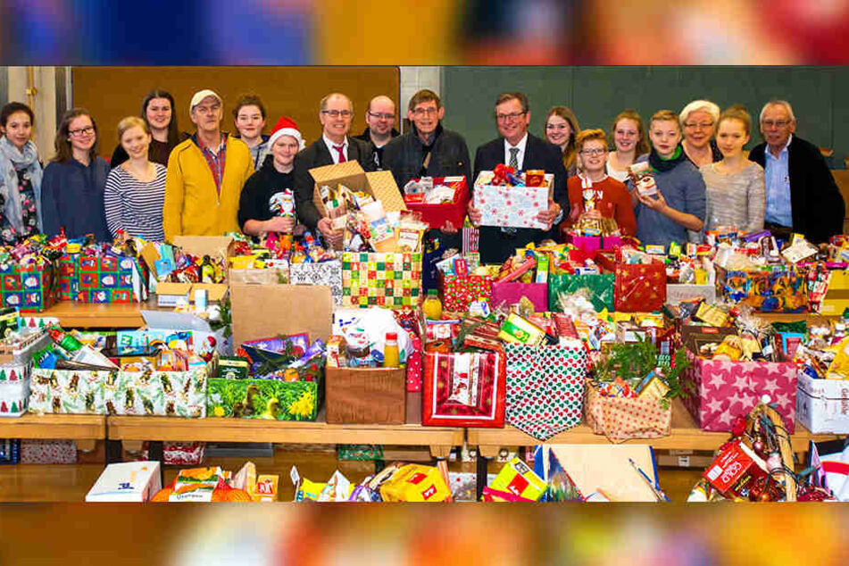 Bei der Weihnachtspäckchen-Aktion in Paderborn kamen dieses Jahr so viele Geschenke wie noch nie zusammen!