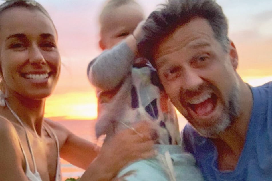 Annemarie und Wayne Carpendale waren zusammen mit Söhnchen Mads im Urlaub.