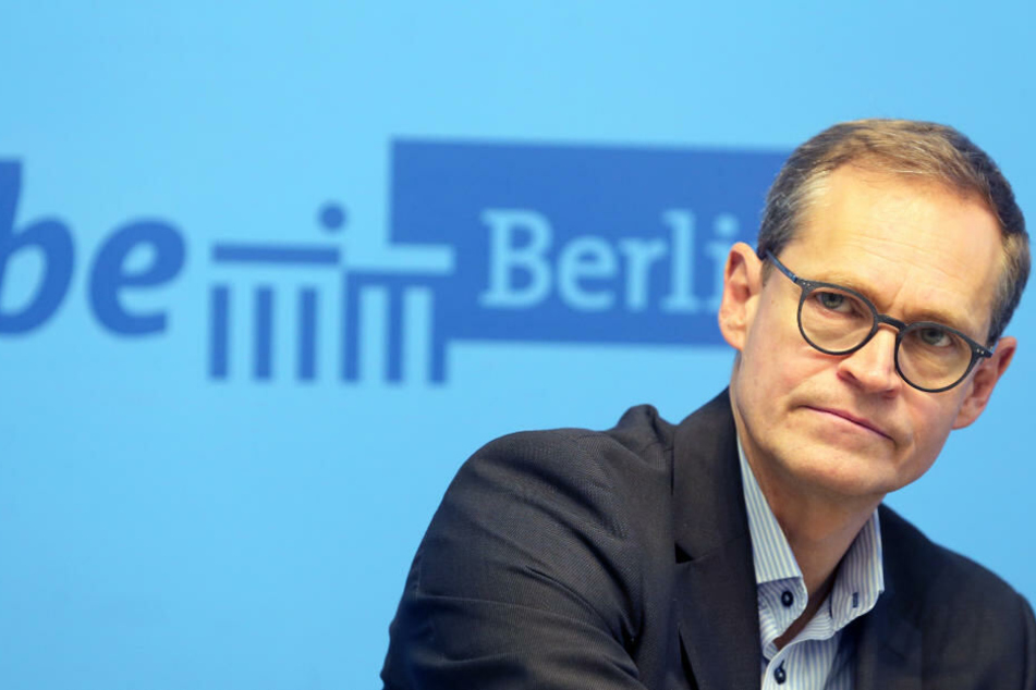 Michael Müller (SPD), Regierender Bürgermeister von Berlin, beantwortet nach der Sitzung des Senats im Roten Rathaus Fragen von Journalisten. (Archivbild)