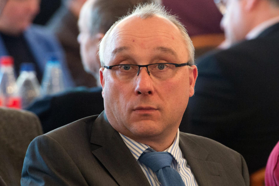 AfD-Richter Jens Maier (55) bekam von seinem Boss jetzt einen Verweis.