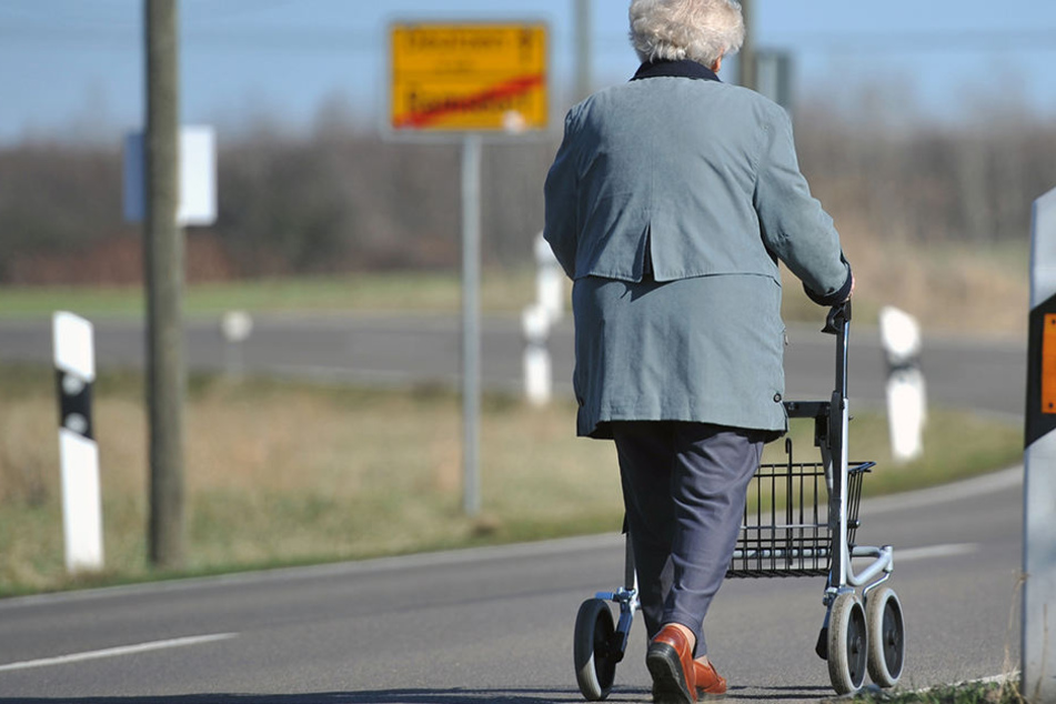 Die Frau wurde in der Ferdinand-Schlufter-Straße angefahren.