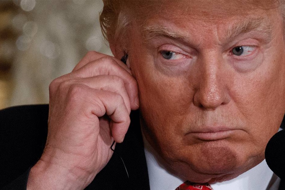 Trump (71) soll Berater beauftragt haben zu überprüfen, inwieweit es ihm erlaubt ist, sich selbst und seine Familie zu begnadigen...
