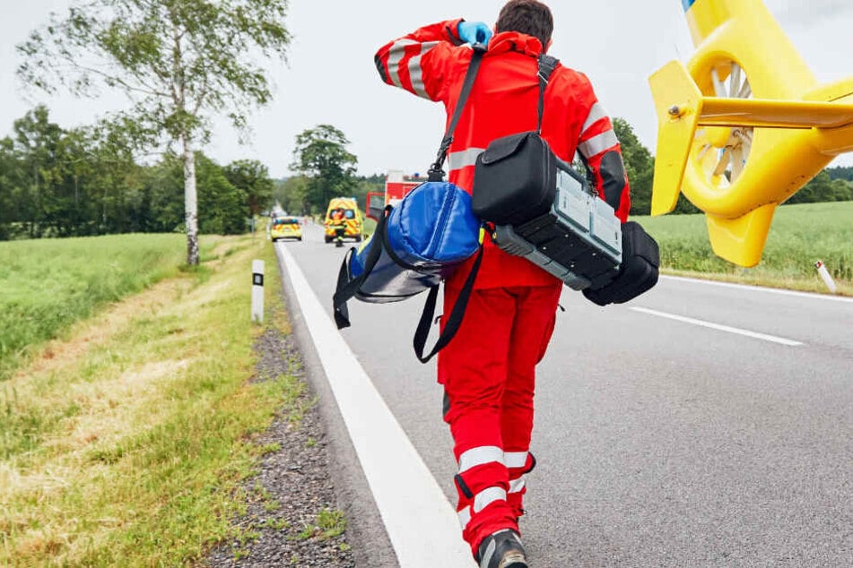 Ein Rettungshubschrauber brachte den 18-Jährigen auf schnellstem Weg in eine Klinik (Symbolbild).