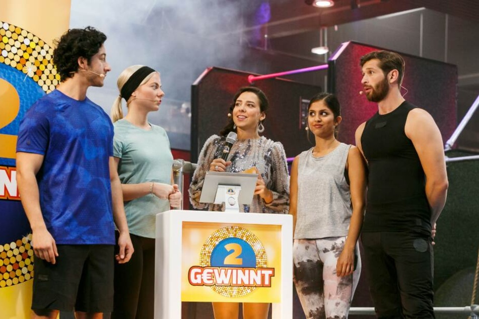Piedro (Mehmet Daloglu), Marie (Cheyenne Pahde), Moderatorin (Phylicia Whitney), Aylin (Sara Fuchs), Deniz (Igor Dolgatschew)