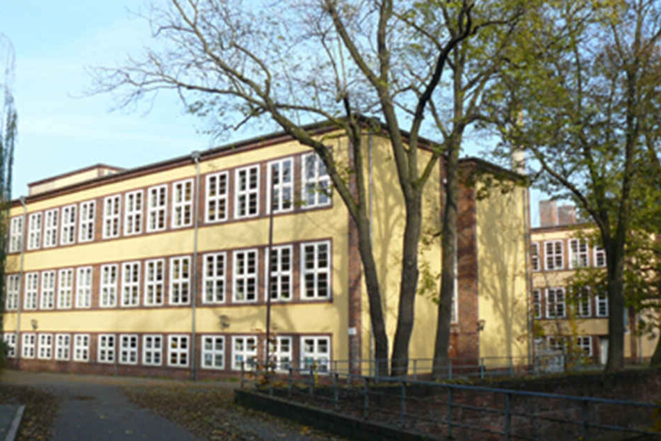 Auf dem Gelände der ehemaligen Erziehungswissenschaftlichen Fakultät in der Karl-Heine-Straße soll das neue Riesen-Gymnasium entstehen.