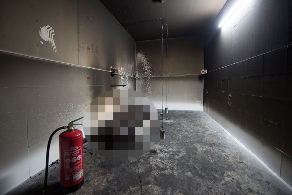 Mehrere Gutachten kommen zu dem Schluss, dass der konkrete Ausbruch des Brandes nicht sicher nachgestellt werden kann.