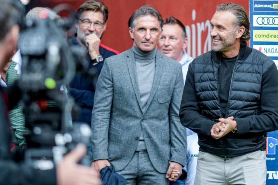 Thomas Doll (r), und Bruno Labbadia (M) beim Abschiedsspiel von Ex-HSV-Profi van der Vaart.
