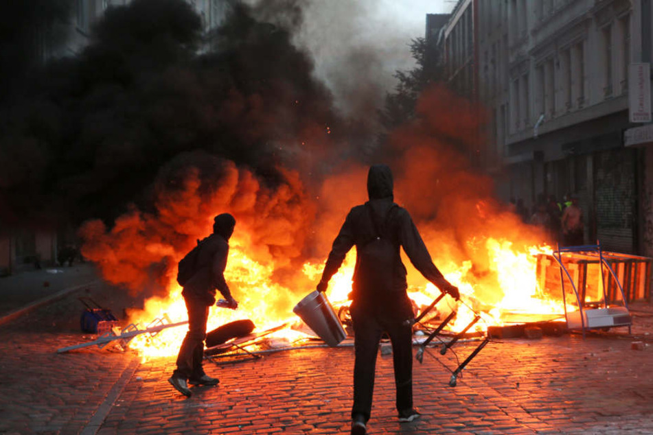 Brennender Barrikaden im Schanzenviertel und Randalierer prägten das Bild der Proteste gegen den G20-Gipfel in Hamburg.