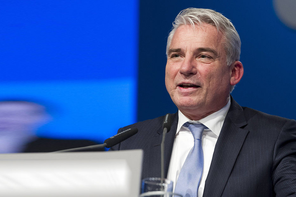 Der baden-württembergische Innenminister Thomas Strobl (56, CDU) will neue erkennungstechnische Regeln für Flüchtlinge.