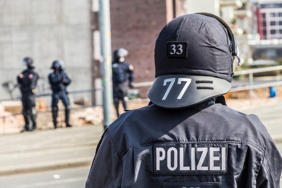 Die Polizei in NRW will in Brennpunkten stärkere Präsenz zeigen.