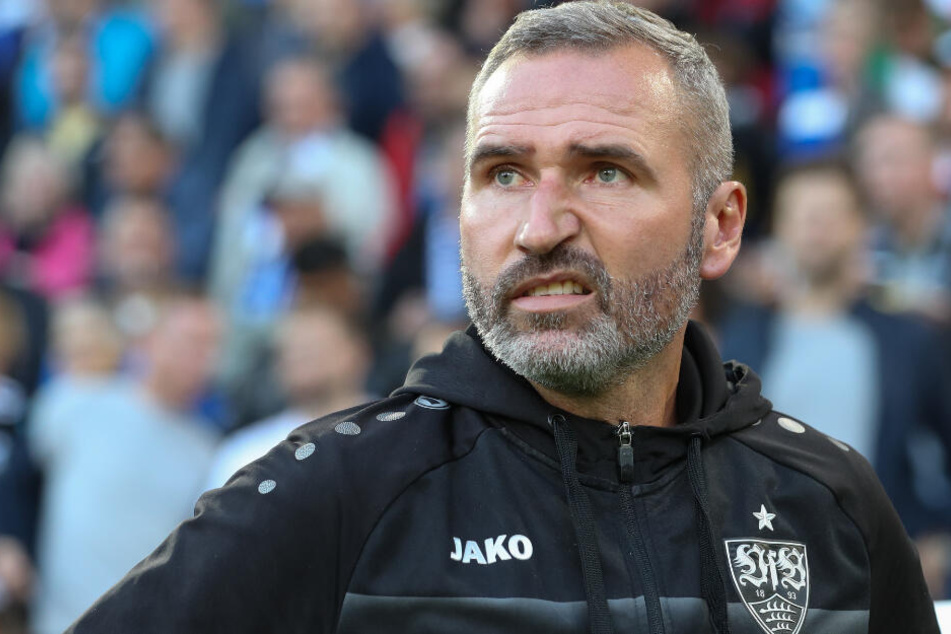 VfB Stuttgart-Cheftrainer Tim Walter hat nach drei Niederlagen in Serie viel Arbeit mit seiner Mannschaft.