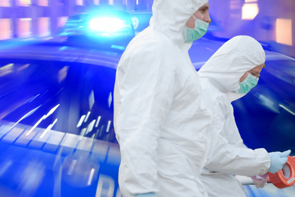 Die Spurensicherung der Berliner Polizei war in der Wohnung des Toten zugange. (Bildmontage)