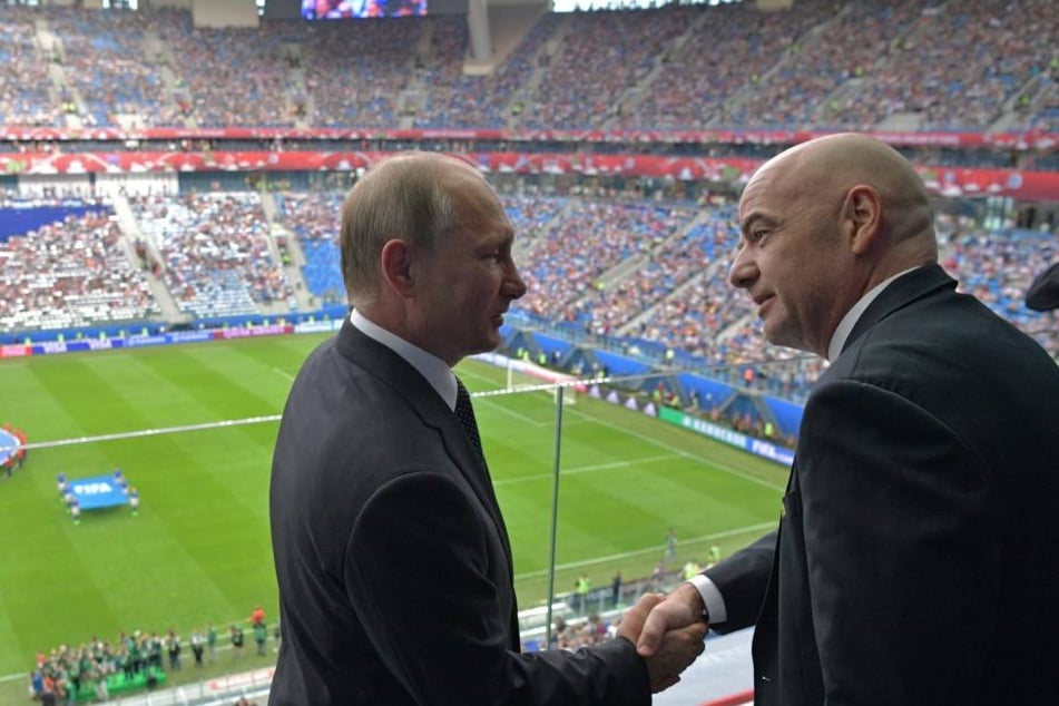Russlands Präsident Wladimir Putin (l) und Fifa Präsident Gianni Infantino beim Confed Cup.