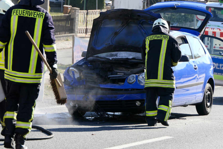 Am Montag fing ein VW Polo Feuer, nachdem er einem Ford Focus aufgefahren war.
