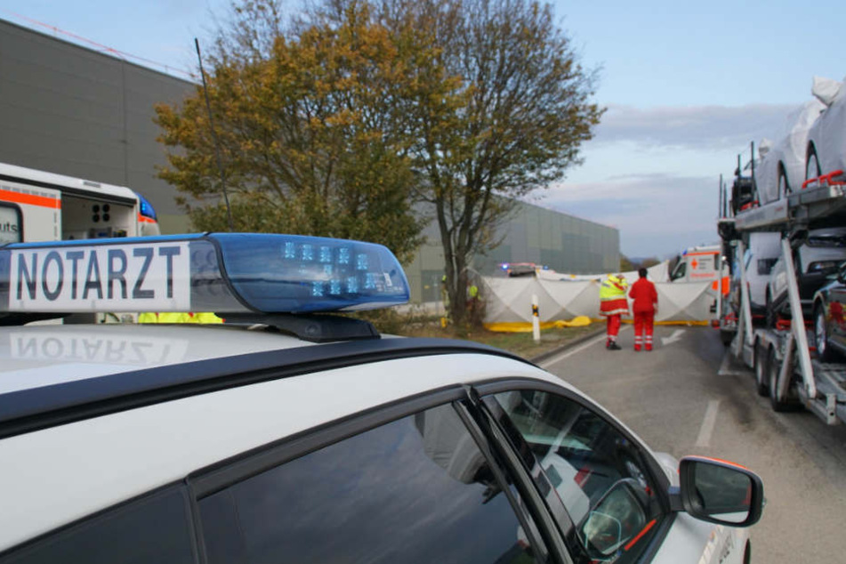 Der Autotransporter (rechts) konnte nicht mehr abbremsen.